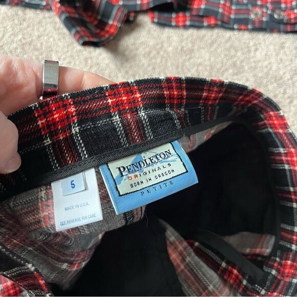 Pendleton Women's Small Plaid Set - Picture 9 of 9